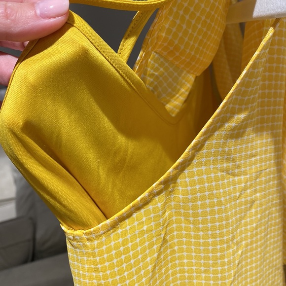 Size Small Ann Taylor summer top, yellow, light and airy - Picture 4 of 4
